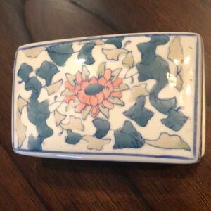 🌸 Porcelain made in china painted floral trinket, jewelry box